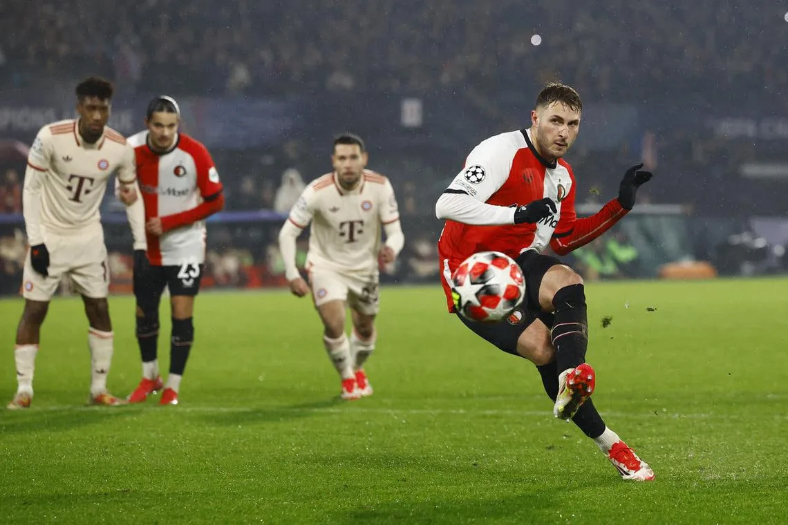 Feyenoord Blanks FC Bayern München in Victory